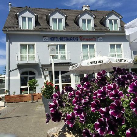 Hotel Restaurant Normandie Schildow Bagian luar foto