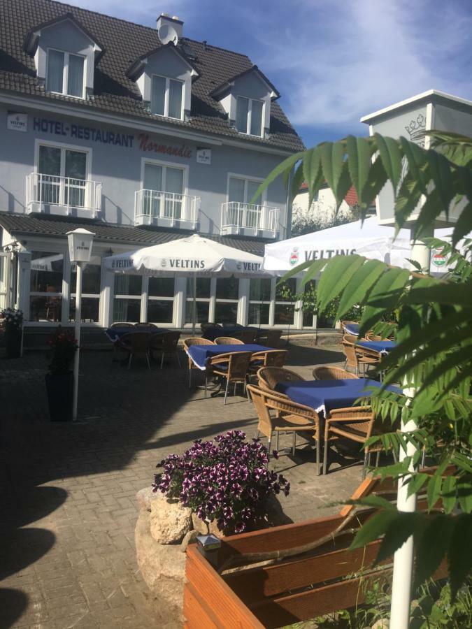 Hotel Restaurant Normandie Schildow Bagian luar foto